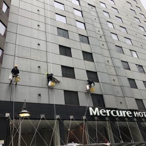 Rope access painting in Melbourne